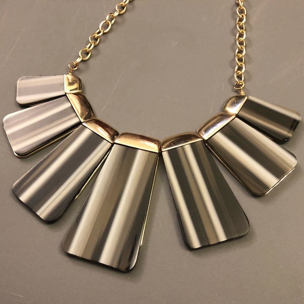💜 2/$25 NWOT Classy Necklace